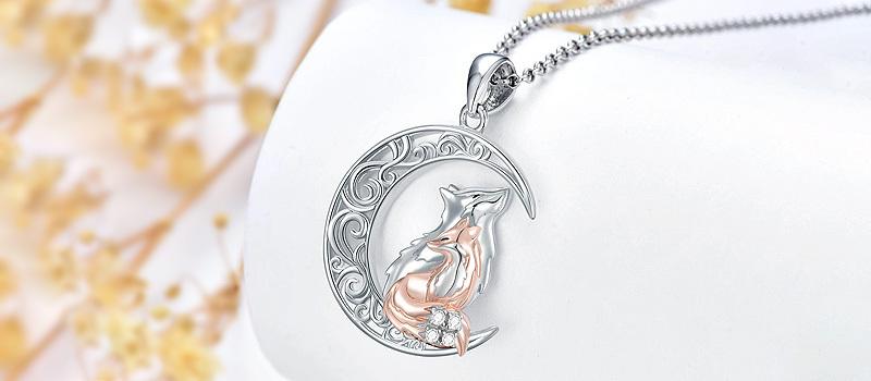 Why Moon Pendant Necklaces Make Meaningful Gifts